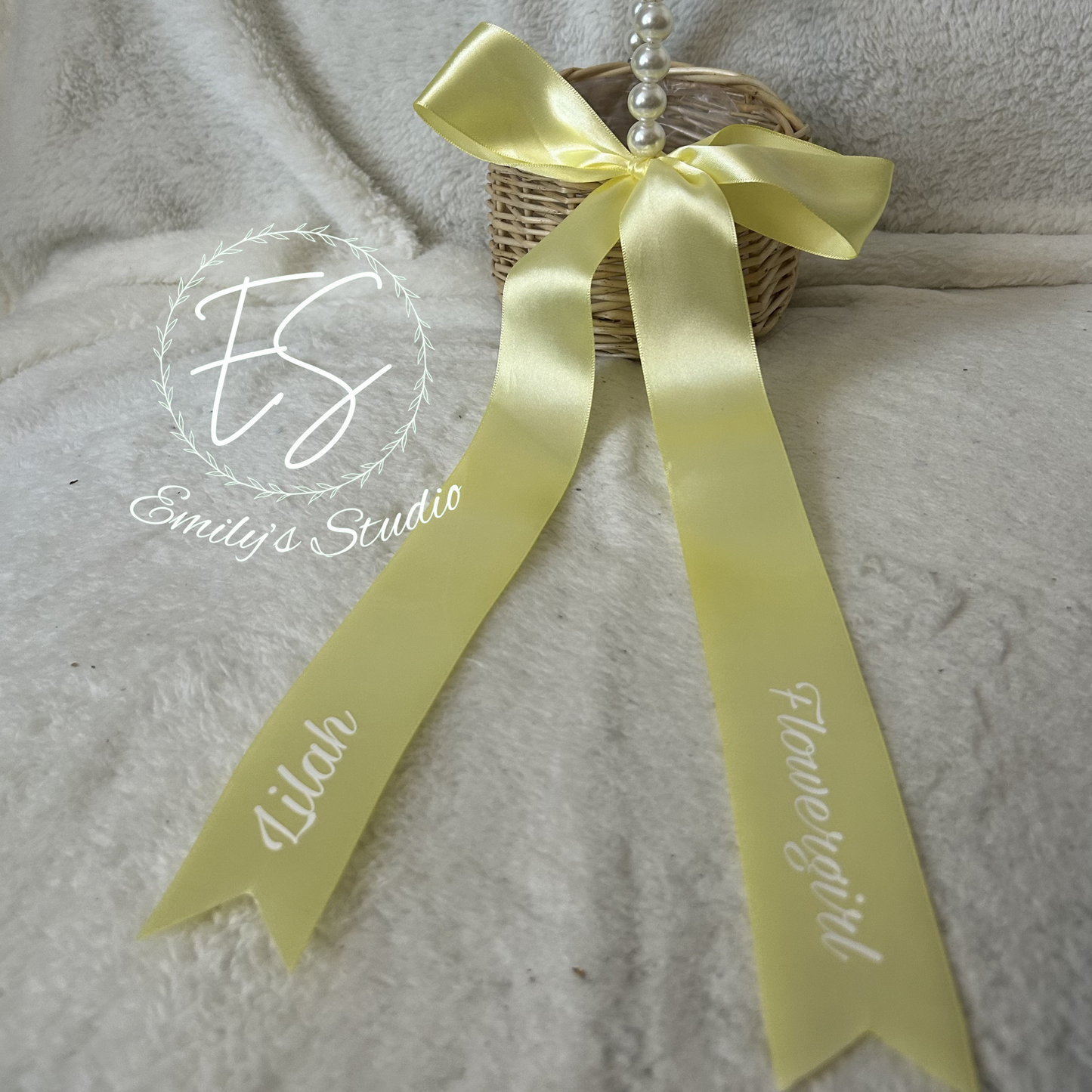 Flowergirl Basket/ribbon