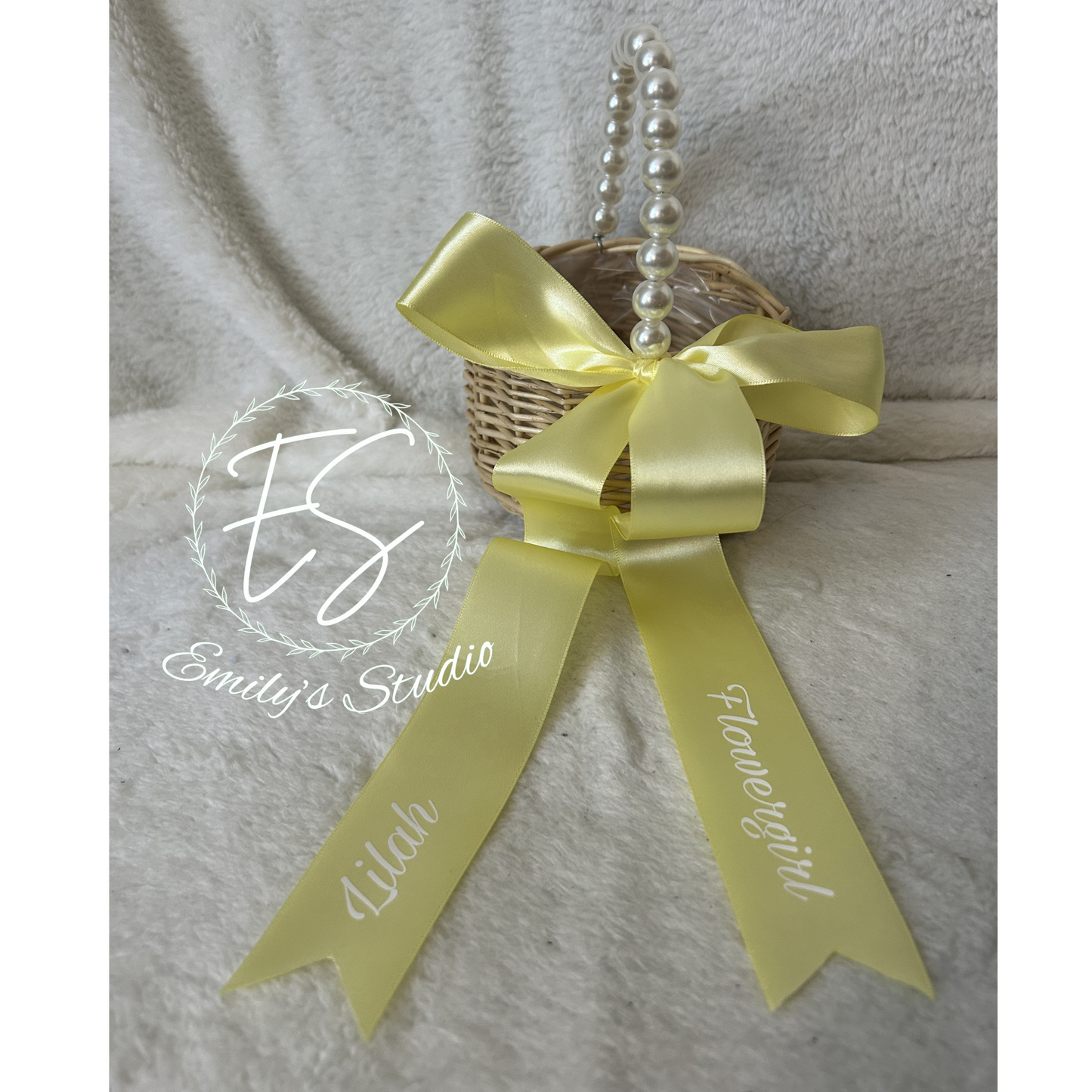 Flowergirl Basket/ribbon
