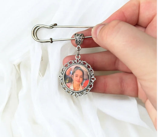 Budget Photo Bouquet Charm – Personalised Wedding Memorial Charm – Simple Bridal Bouquet Photo Pin – 1 or 3 Photo Option