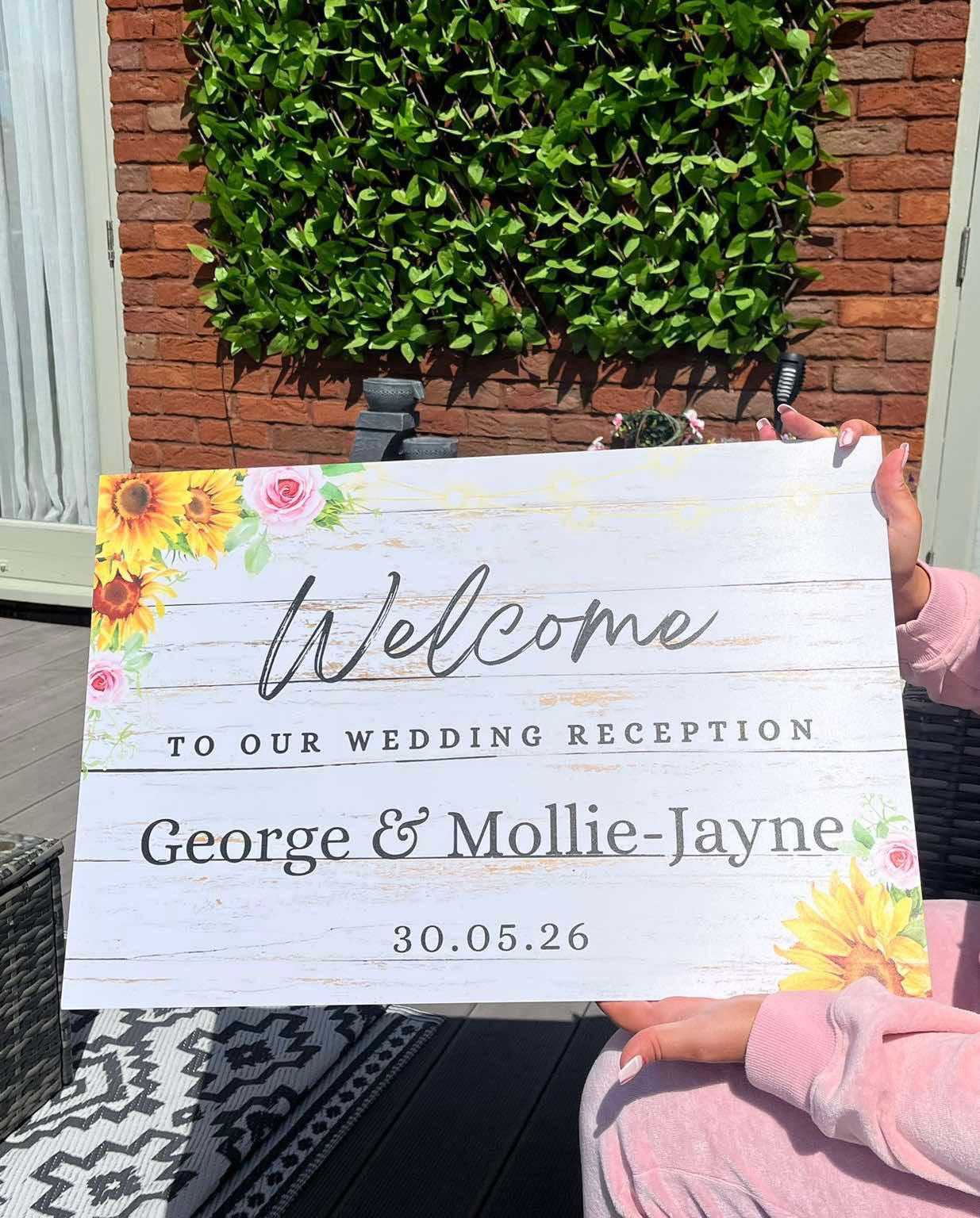Wooden effect Welcome sign with sunflowers and dusty roses